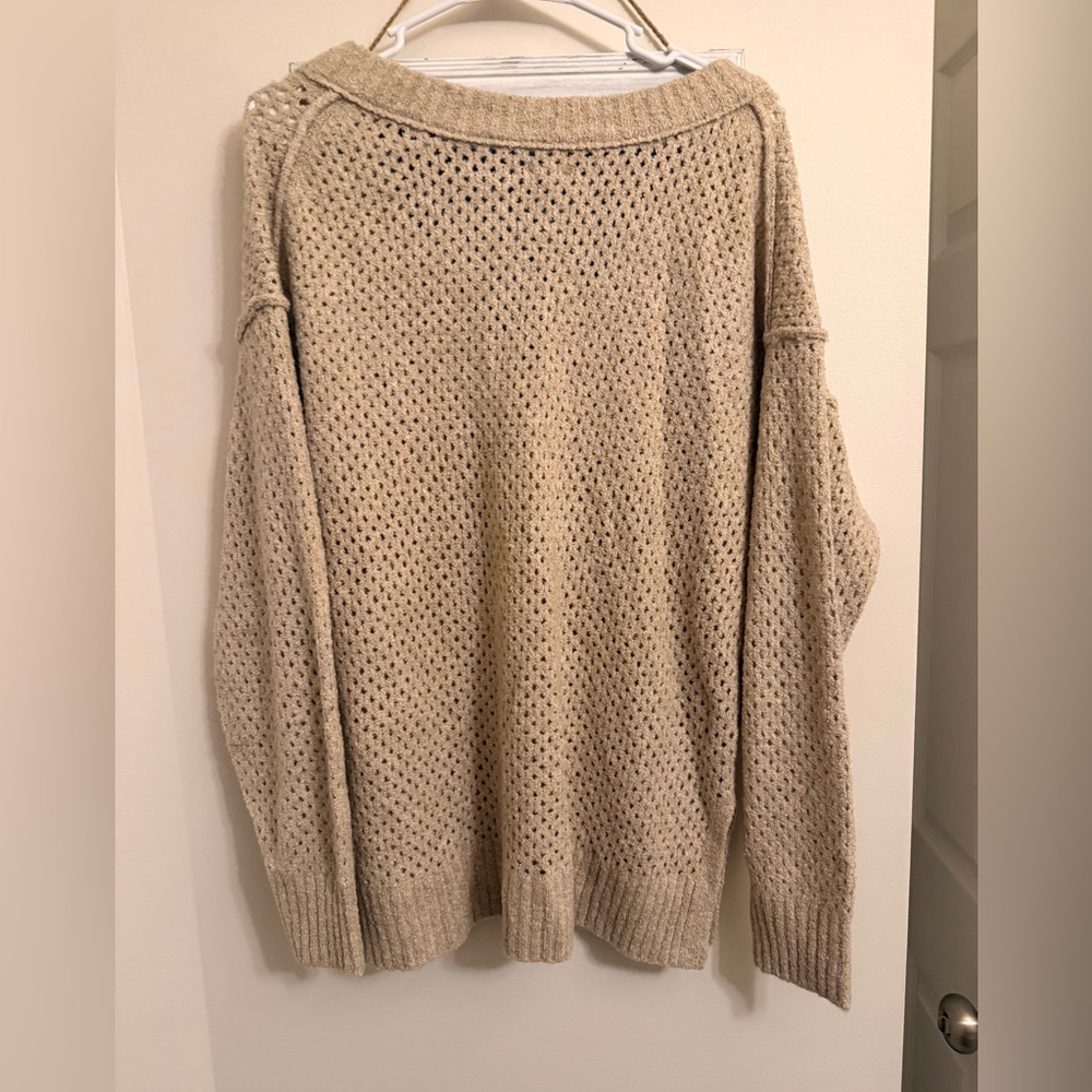 Aerie Women's V-Neck Beige Sweater - Picture 3 of 3